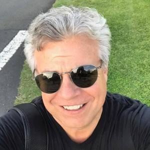 Meet your Posher, Carlos